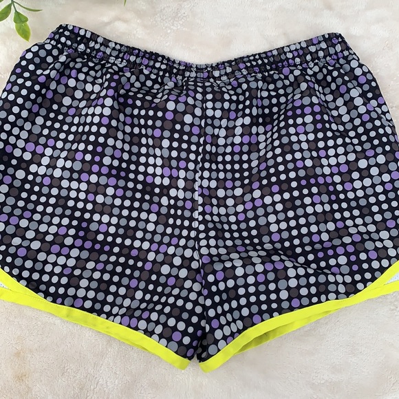 Under Armour YLG Loose Heat Gear Shorts Polkadot & Bright Yellow EUC - Picture 6 of 8